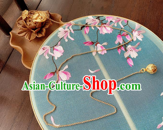 China Traditional Cheongsam Golden Fish Brooch Classical Sachet Pendant Accessories