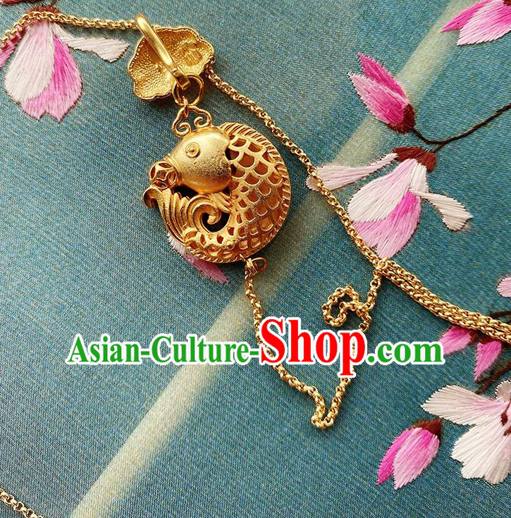 China Traditional Cheongsam Golden Fish Brooch Classical Sachet Pendant Accessories