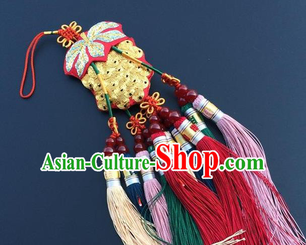 China Embroidery Golden Grape Craft Traditional Embroidered Car Pendant Accessories