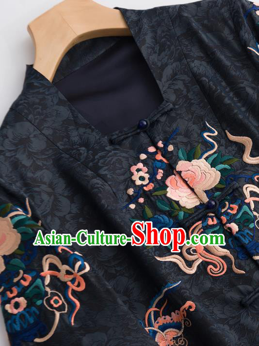 Chinese Traditional Embroidered Costume Classical Black Silk Coat Tang Suit Outer Garment