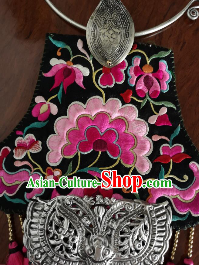 Handmade China National Silver Carving Butterfly Rosy Tassel Accessories Traditional Embroidered Necklace Pendant