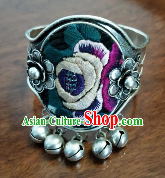 China Handmade Embroidered Bangle Traditional National Silver Carving Accessories Miao Ethnic Bracelet