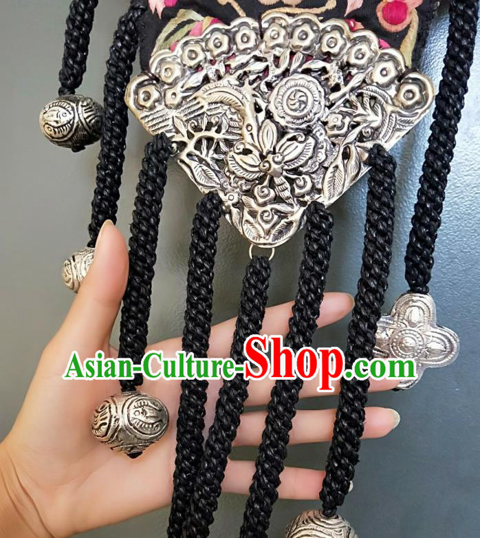 China National Silver Carving Tassel Necklet Traditional Miao Ethnic Handmade Embroidered Jewelry Accessories