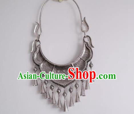 Handmade China Miao Ethnic Folk Dance Accessories National Silver Longevity Lock Embroidered Necklace