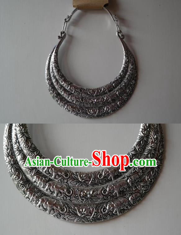 China Miao Ethnic Folk Dance Jewelry Accessories Handmade Silver Carving Necklace