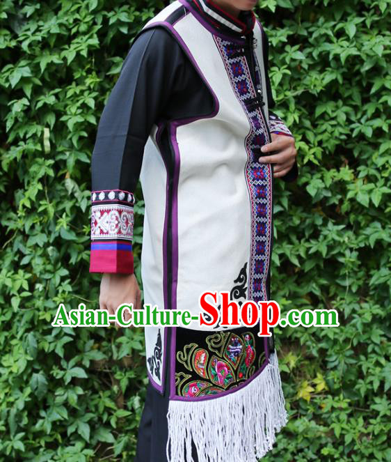 Chinese Bai Nationality Embroidered Long Tassel Vest Quality Ethnic Men Costumes White Flax Waistcoat