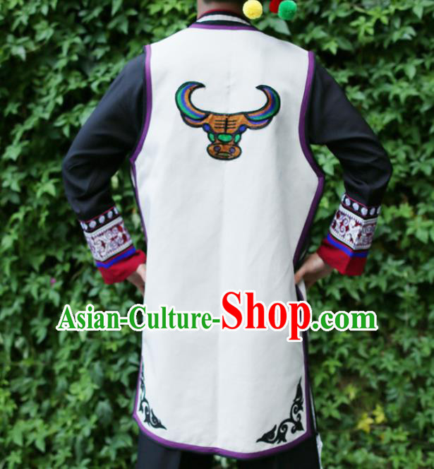 Chinese Bai Nationality Embroidered Long Tassel Vest Quality Ethnic Men Costumes White Flax Waistcoat