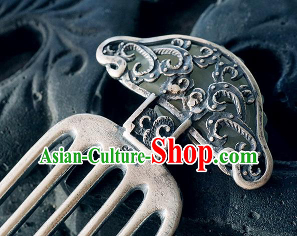 Chinese Classical Silver Carving Hair Comb Hair Accessories Traditional Cheongsam Jade Butterfly Hairpin