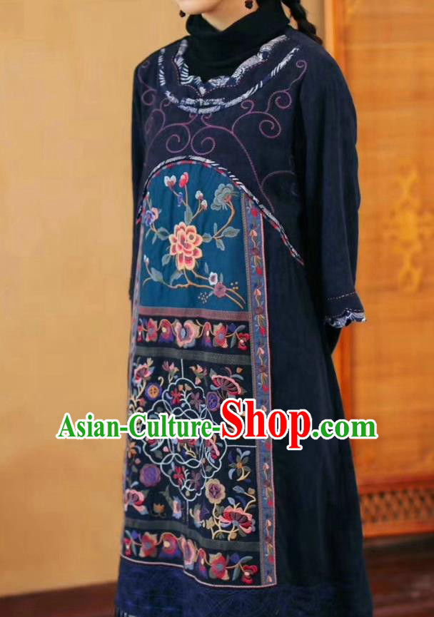 Chinese Retro Embroidered Navy Flax Dress Traditional National Women Cheongsam Clothing