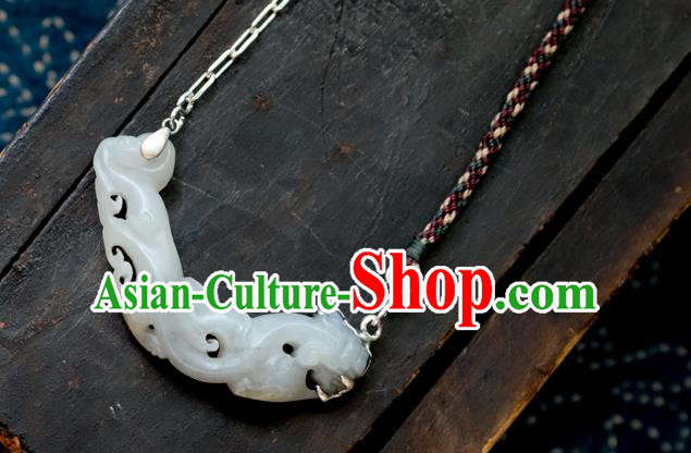 China Traditional White Jade Necklace Handmade Jewelry Accessories