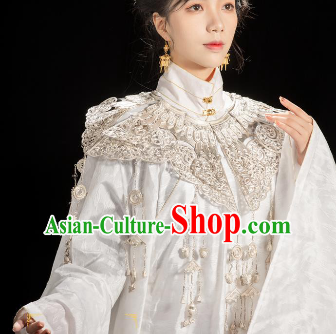 China Ming Dynasty Noble Princess Cloud Shoulder Accessories Ancient Court Woman Clothing