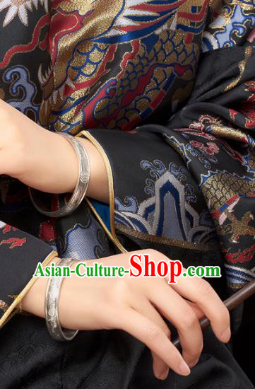 China Handmade Carving Silver Jewelry Accessories Wedding Bracelet