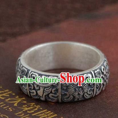 China Traditional Handmade Carving Silver Bracelet National Bangle Accessories