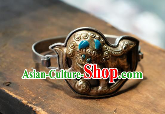 Chinese Handmade Bracelet Accessories Traditional Silver Carving Lion Jewelry