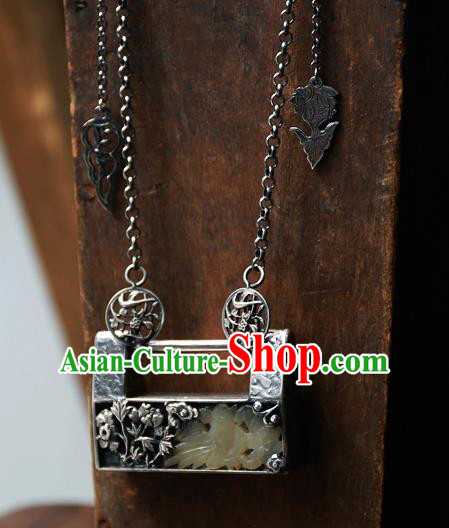 Handmade China Qing Dynasty Accessories Traditional Retro Necklace Pendant National Silver Lock Jewelry