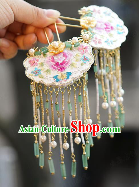 China Traditional Xiuhe Suit Hair Accessories Palace White Embroidered Hairpin Wedding Jade Tassel Step Shake