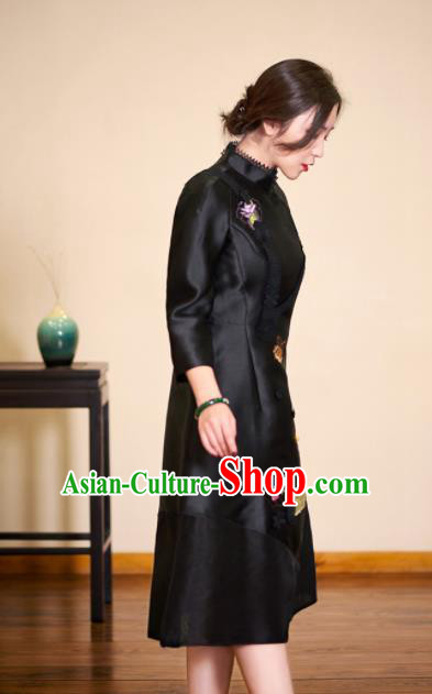 Traditional Chinese Black Cheongsam Embroidered Silk Qipao Dress for Women