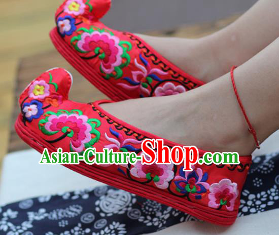 Chinese Handmade Embroidered Peony Red Cloth Shoes Hanfu Shoes Traditional National Shoes for Women
