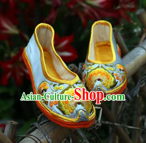 Chinese Traditional National Embroidered Light Blue Satin Shoes Hanfu Shoes for Women