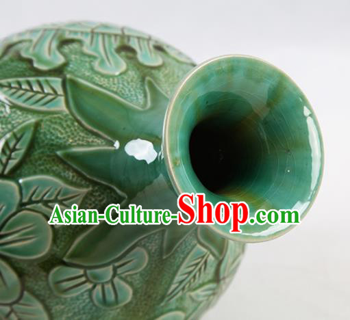 Chinese Traditional Handmade Green Carving Pottery Vase Craft