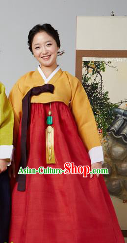 Korean Traditional Garment Yellow Blouse and Red Dress Mother Hanbok Asian Korea Fashion Costume for Women