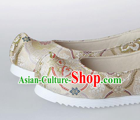 Chinese Traditional Handmade Beige Satin Shoes Opera Shoes Hanfu Shoes Ancient Princess Shoes for Women
