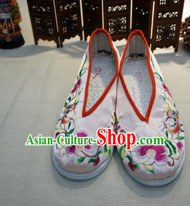 Traditional Chinese Ethnic Embroidered Flower White Shoes Handmade Yunnan National Shoes Wedding Shoes for Women