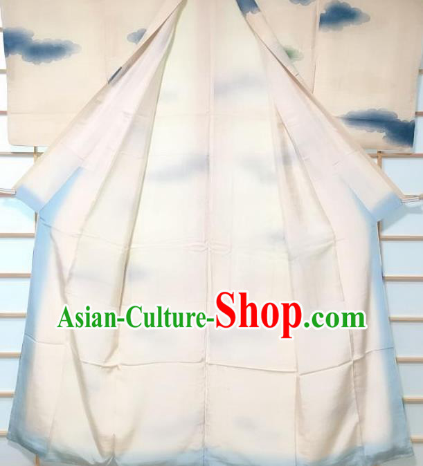 Japanese Classical Cloud Pattern White Kimono Japan Traditional Yukata Dress Costume for Women