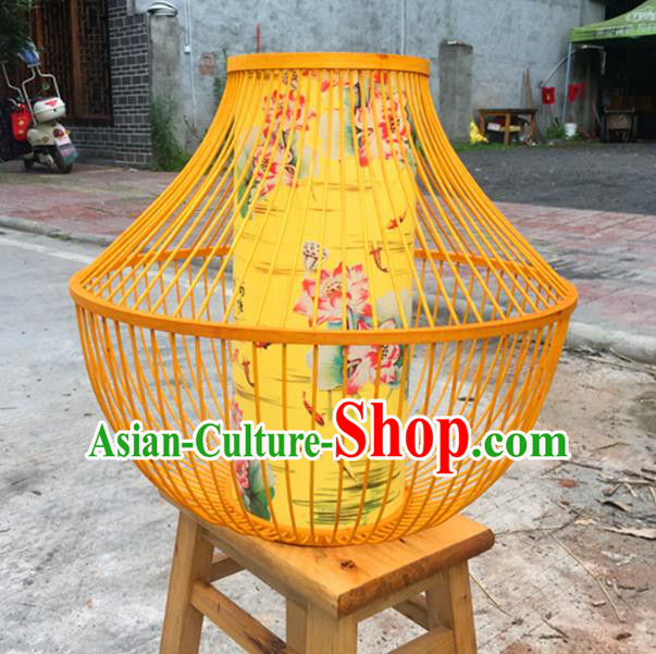 Traditional Chinese Handmade Printing Lotus Yellow Hanging Lanterns Palace Lantern Bamboo Art Scaldfish Lamp
