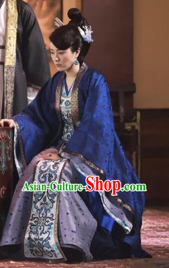 Chinese Historical Drama Swords of Legends Ancient Dame Fu Qingjiao Costume and Headpiece for Women
