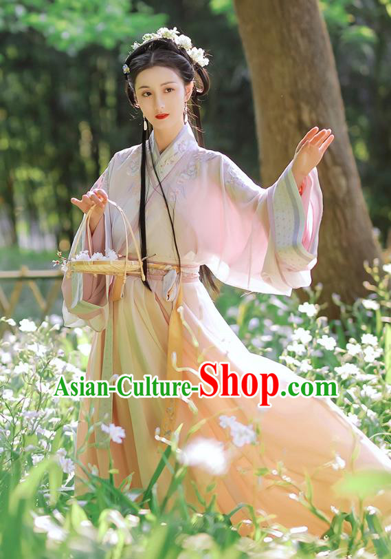 Traditional Chinese Jin Dynasty Hanfu Dress Garment Ancient Noble Lady Embroidered Historical Costumes
