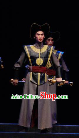 Empress Zhou the Lesser Chinese Guangdong Opera Wusheng Apparels Costumes and Headpieces Traditional Cantonese Opera Warrior Garment Soldier Clothing