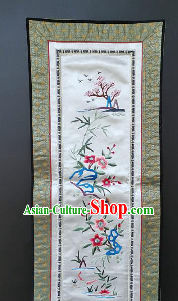Chinese National Embroidered Plum Flowers Butterfly Paintings Traditional Handmade Embroidery Decorative White Silk Picture Craft