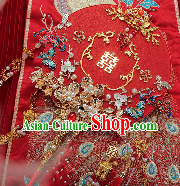 China Classical Wedding Golden Tassel Circular Fan Handmade Palace Fan Traditional Red Fan