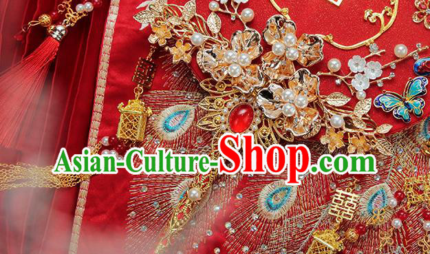 China Classical Wedding Golden Tassel Circular Fan Handmade Palace Fan Traditional Red Fan
