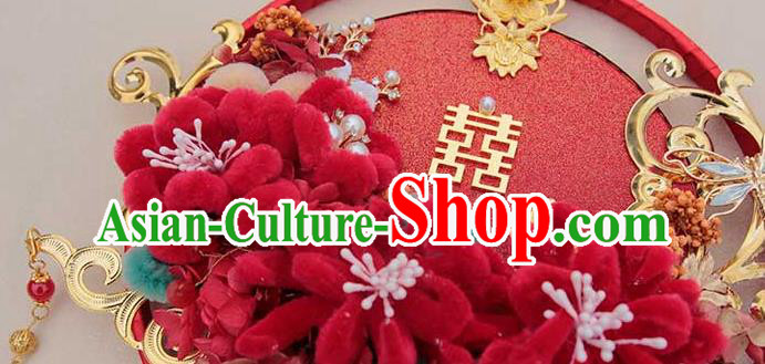 China Traditional Red Velvet Chrysanthemum Fan Handmade Palace Fan Classical Wedding Tassel Circular Fan