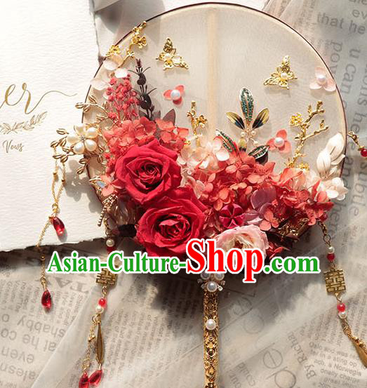 China Classical Dance Circular Fan Handmade Wedding Red Rose Palace Fan Traditional Bride Pearls Fan