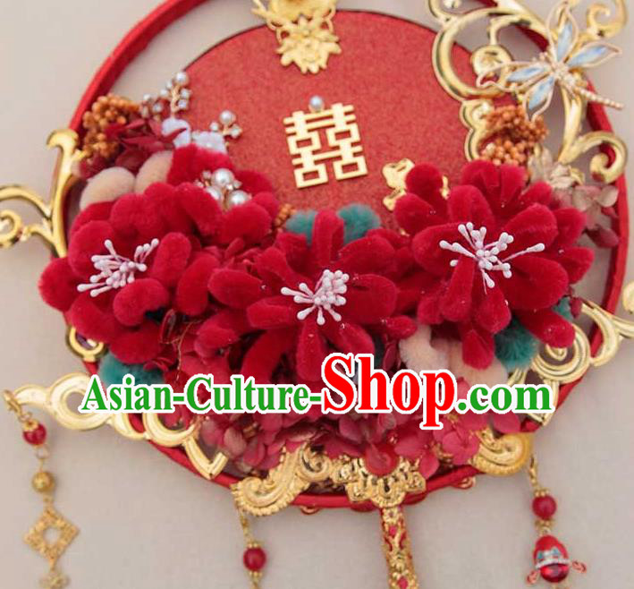 China Traditional Red Velvet Chrysanthemum Fan Handmade Palace Fan Classical Wedding Tassel Circular Fan