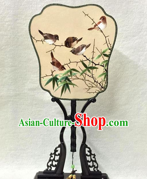 China Traditional Suzhou Embroidery Craft Handmade Palace Fan Embroidered Bamboo Silk Fan Hanfu Fan