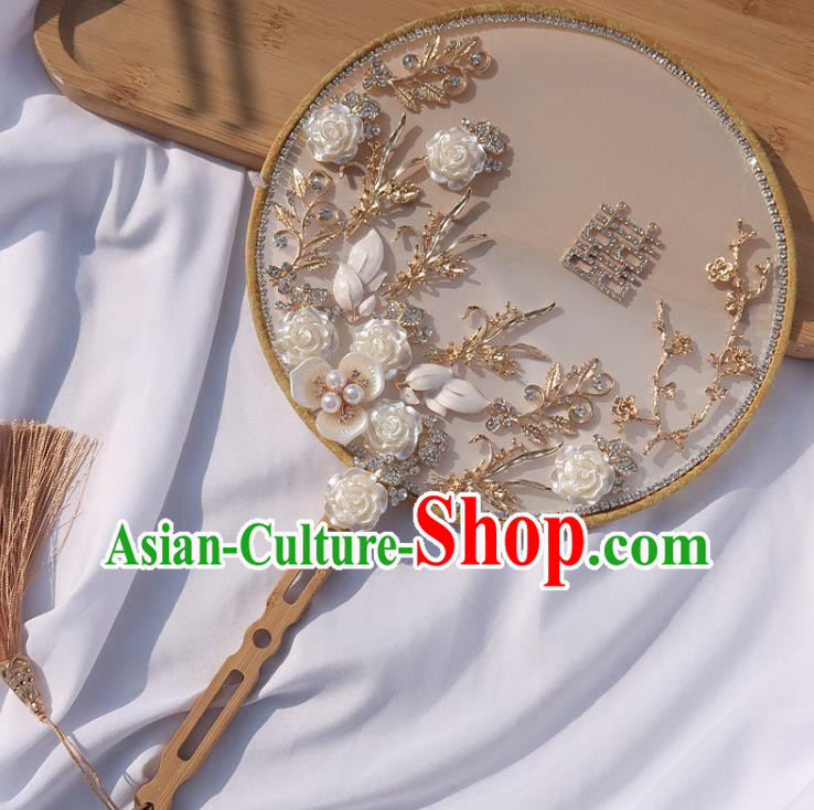 China Classical Dance Shell Roses Silk Fan Handmade Bride Palace Fan Traditional Wedding Circular Fan