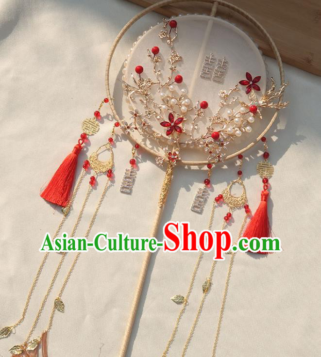 China Traditional Wedding White Silk Circular Fan Handmade Bride Palace Fan Classical Dance Red Crystal Plum Fan