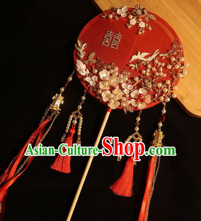 China Handmade Bride Shell Plum Palace Fan Traditional Wedding Silk Fan Classical Dance Red Ribbon Tassel Circular Fan