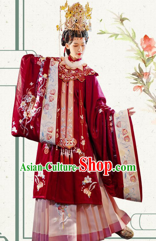 China Ancient Palace Beauty Embroidered Hanfu Dress Traditional Ming Dynasty Wedding Bride Historical Clothing