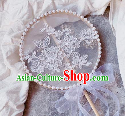 China Classical Lace Flowers Circular Fan Handmade Palace Fan Traditional Hanfu Silk Fan