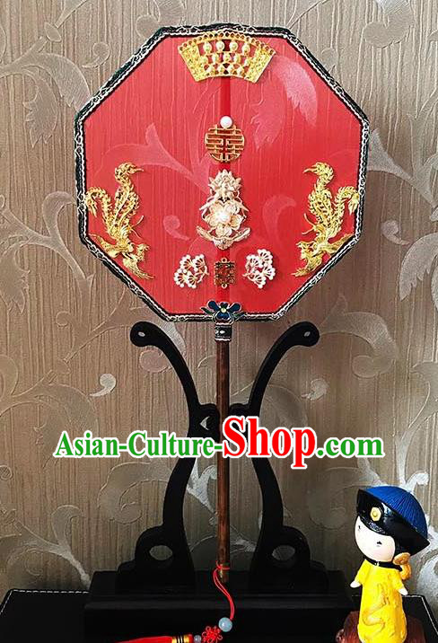 China Handmade Golden Plum Blossom Palace Fan Wedding Octagon Fan Traditional Red Silk Fan
