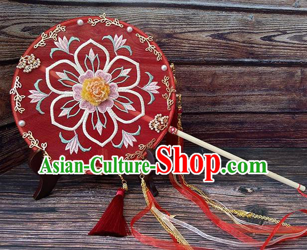 China Traditional Tang Dynasty Red Silk Fan Handmade Palace Fan Wedding Embroidered Circular Fan