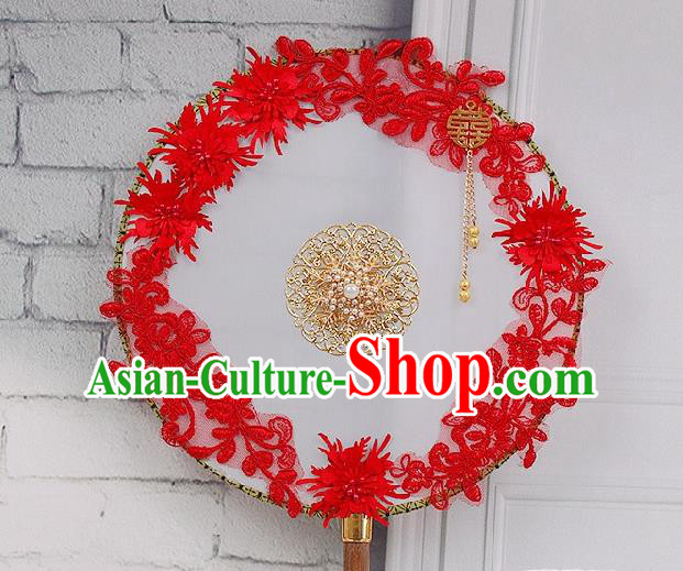 China Traditional Bride Circular Fan Wedding Silk Fan Handmade Red Lace Flowers Palace Fan