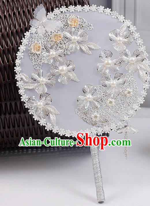 China Traditional Bride Argent Butterfly Circular Fan Wedding Silk Fan Handmade White Lace Palace Fan