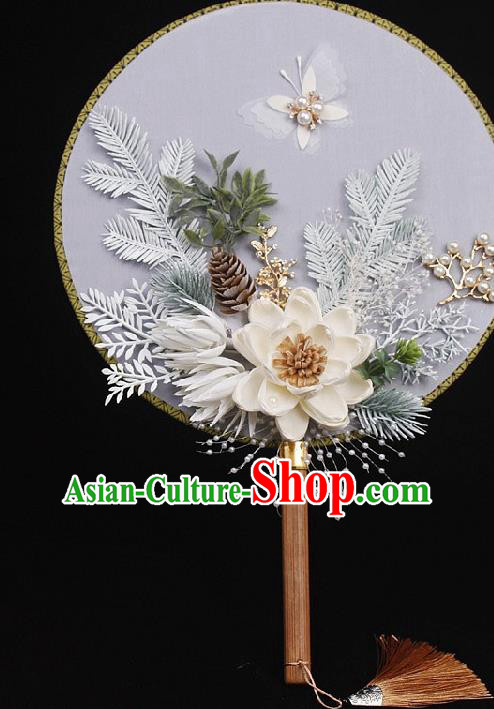 China Bride Lace Butterfly Circular Fan Traditional Wedding Silk Fan Handmade White Lotus Palace Fan
