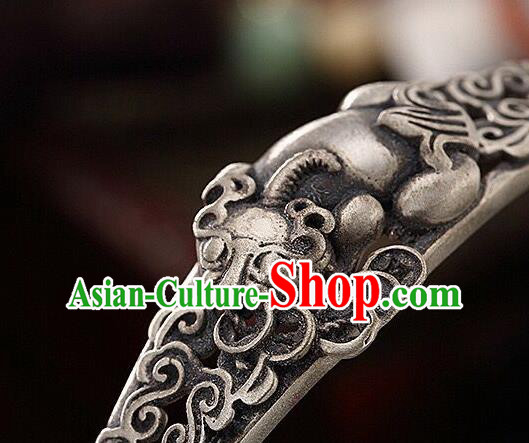 China Handmade Silver Carving Pi Xiu Bracelet Traditional Wristlet Bangle Jewelry